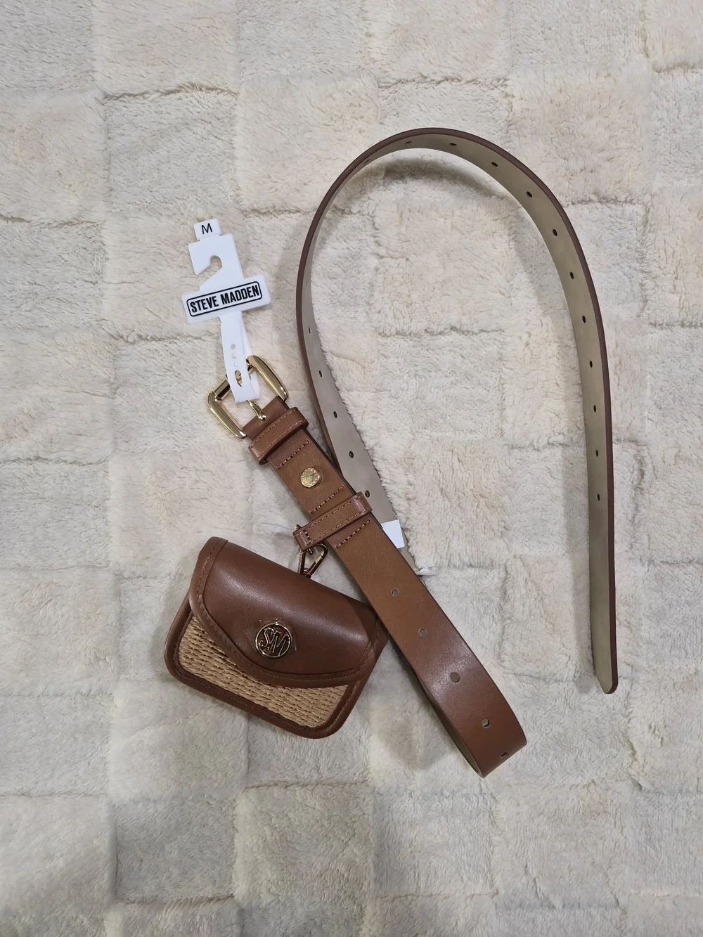 Brand new with tags Steve Madden women’s belt in size Medium (M).